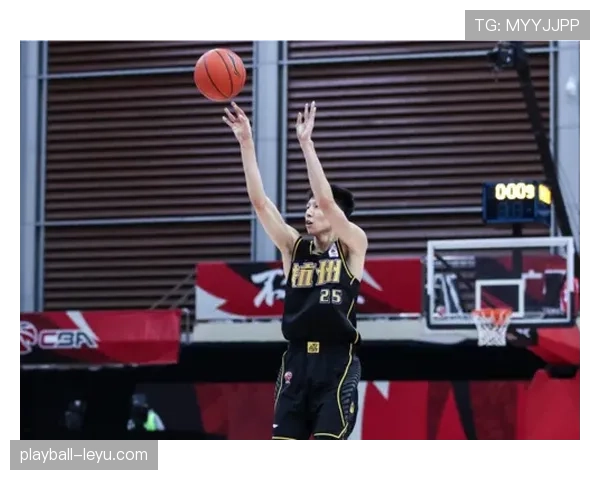 阿兹蒙关键进球助球队挺进决赛,状态回暖成焦点 阿兹蒙关键进球助球队挺进决赛,状态回暖成焦点