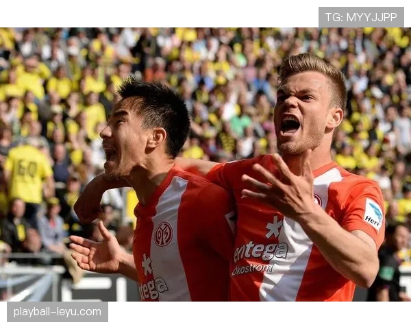 美因茨边路进攻如潮水般涌动，状态回暖表现亮眼