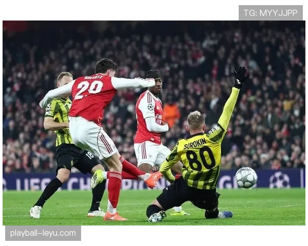 鲍姆加特纳：德甲中场新星状态回暖，助力球队重返巅峰表现值得关注