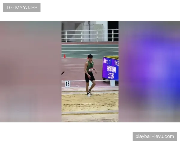 苏炳添拎着便利店塑料袋回家那张图，怎么看都不像跑世界级赛道的